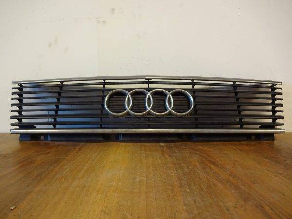 Kühlergrill Audi 100 C4  443853655A