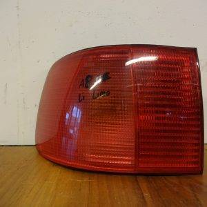 Rücklicht Audi A8 D2 Links 4D0945095