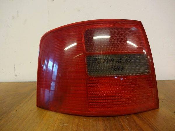 Rücklicht Audi A6 C5 Kombi Links 4B9945095D beschädigt