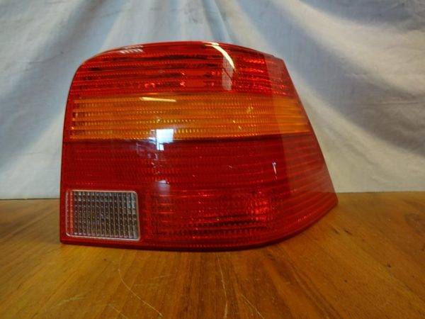 Neu Original Valeo Rücklicht VW Golf 4 Rechts 1J6945096AA ohne Lampenträger