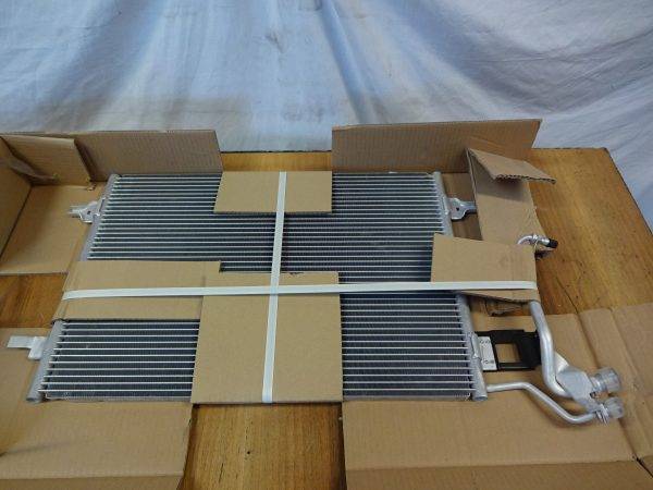 Klimakühler Audi A4 B5 , Vw Passat 3B B5 Vgl.nr.: 8D0260401D/H  8D0260403D/E/H Neu