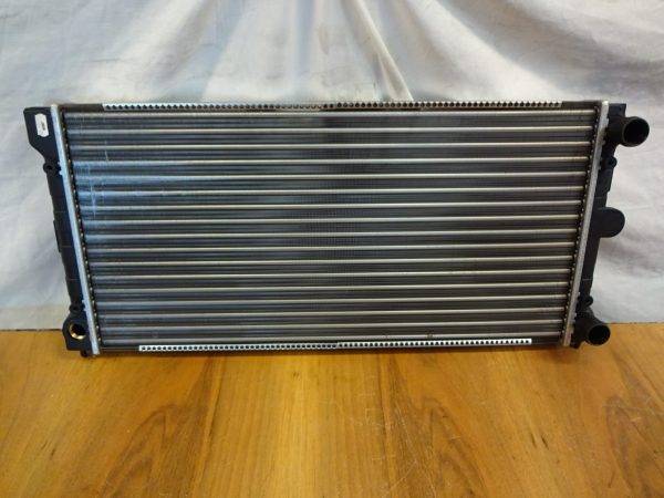 Wasserkühler Vw Passat B3/B4 Vgl.nr.: 353121253 /E/F  Neu