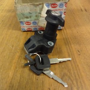 Neu Original Heckklappenschloss VW Polo1 bis Bj81 863827505