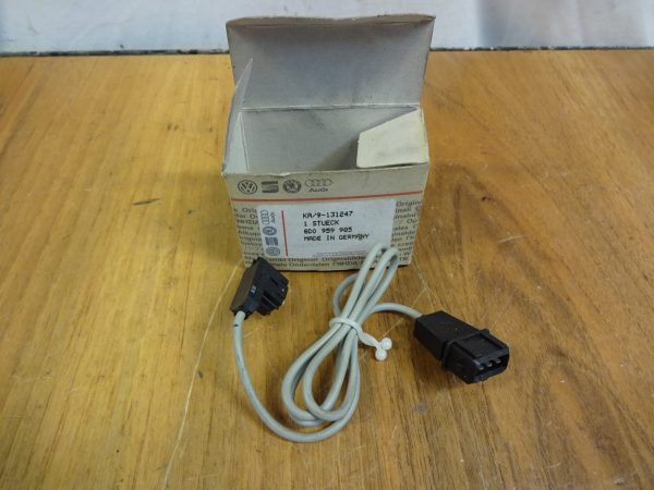 Neu Original Mikroschalter Audi A4 B5  8D0959985