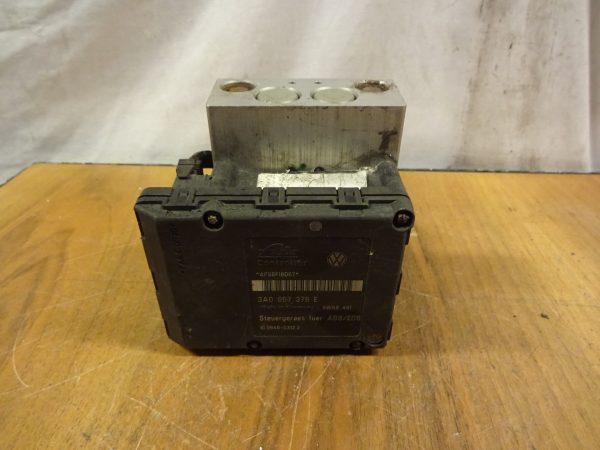 ABS - Einheit Vw Passat B4  3A0907379E