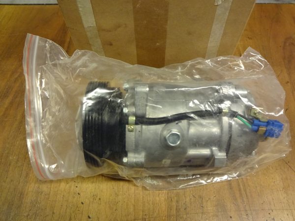 Klimakompressor Vw Golf 3, Passat B3,B4 Vgl.nr.:1H0820803D/E  /  357820803Q Neu