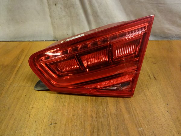 Rücklicht Audi A8 D4 Rechts Innen 4H0945094 Leicht beschädigt