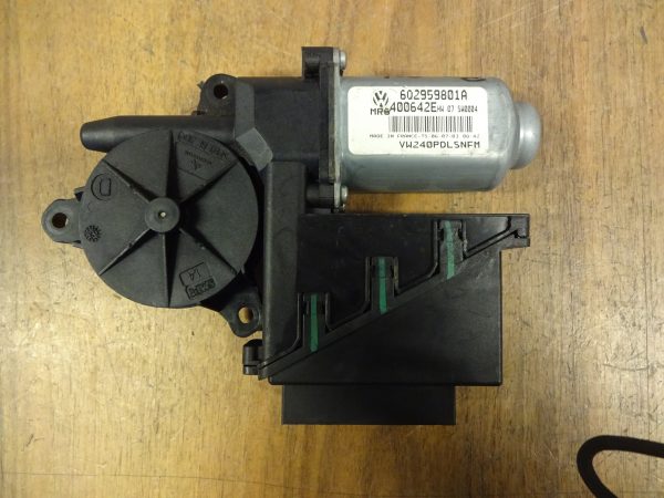 Fensterhebermotor Vw Polo 9N Rechts Vorne 6Q2959801A