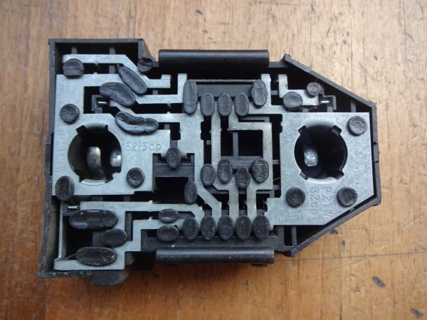 Lampenträger Rücklicht Vw Passat B3 Kombi Aussen 333945257