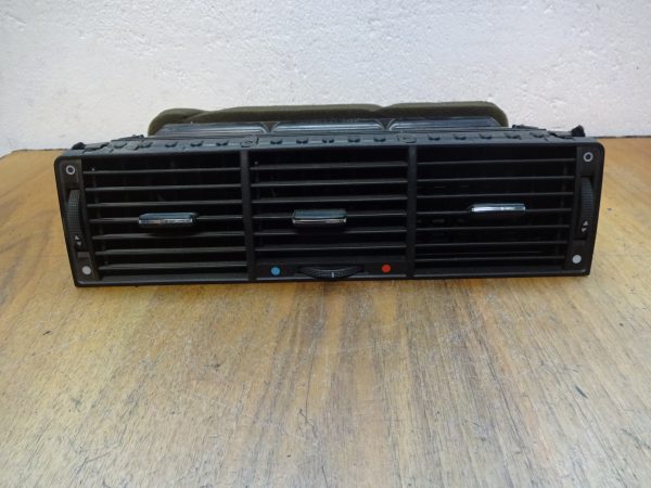 Luftdüse Audi A8 D2 Mitte 4D0820951