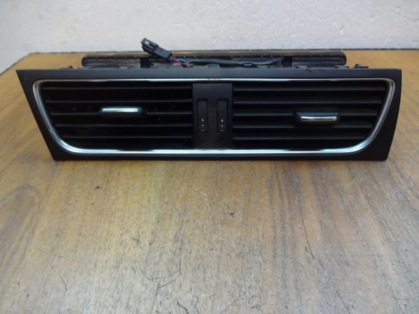 Luftdüse Audi A4 B8 Mitte 8T0820951C