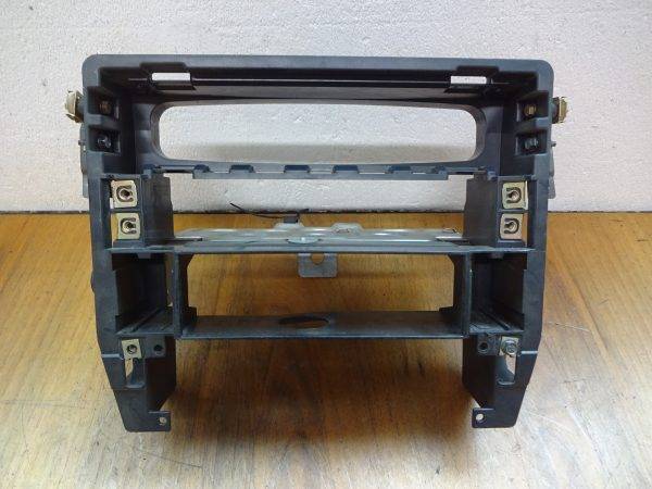 Radioschacht Audi A6 C4  4A0857007