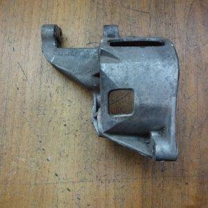 Halter Servopumpe 028145523D