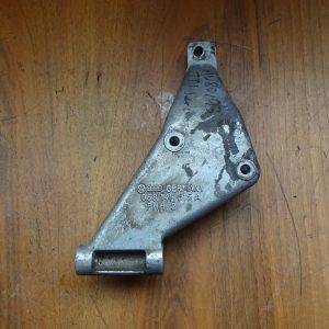 Halter Servopumpe Audi 80 B4  068145515A