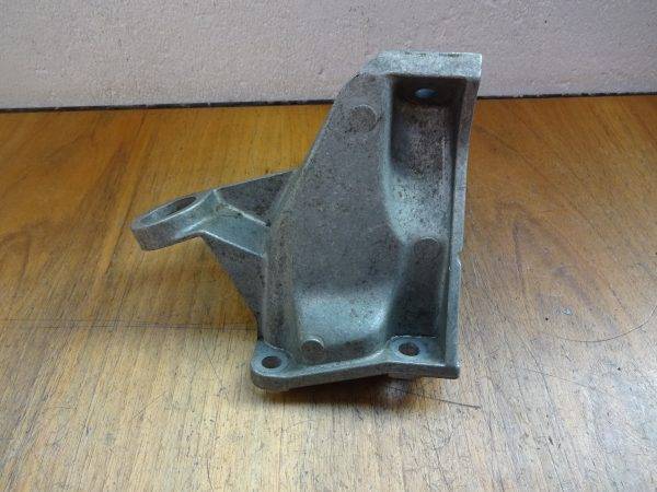 Getriebehalter Audi A6 C4 Rechts 4A0399114F