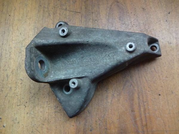 Getriebehalter Audi A4 B5 Links 8D0399113AC