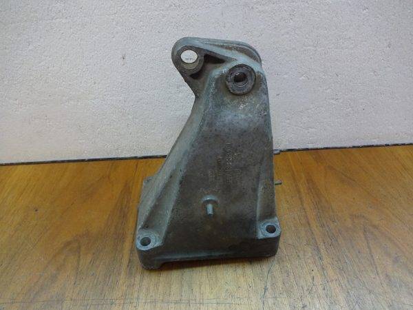 Motorhalter Vw Golf 3, Passat B3, B4 Rechts 357199354J