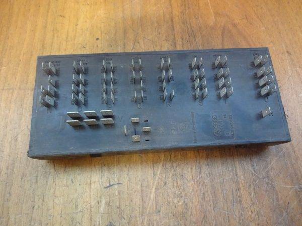 Sicherungskasten Audi 100 C2  431941822