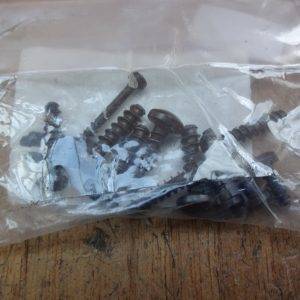 Neu Original Schraubensatz für Spiegel  2E0898011A