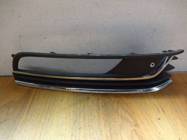 Neblergitter Vw Passat B7 Rechts 3AA853666 Leicht beschädigt