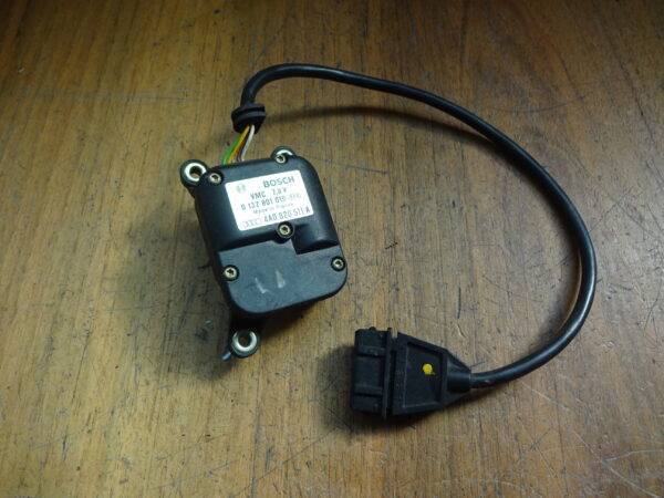 Stellmotor Klima 4A0820511A