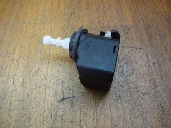Stellmotor LWR Mercedes Sprinter 008830-00