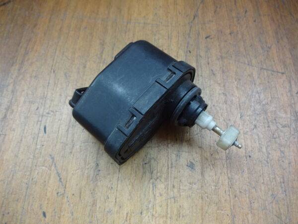 Stellmotor LWR 893941295A