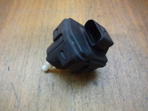 Stellmotor LWR 8L0941295 Leicht beschädigt