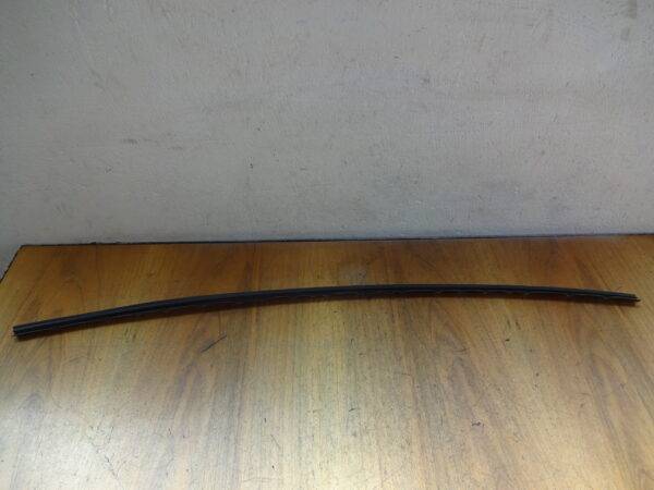 Neu Original VW Polo Classic/Variant (1997 - 2000 )Dichtleiste Abdeckprofil Heckscheibe oben 6K5853357
