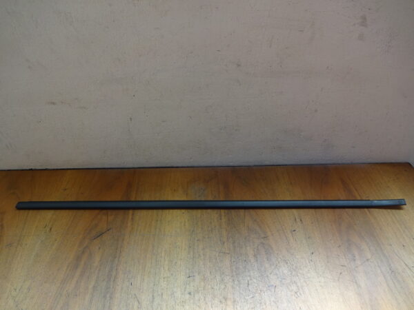 Neu Original VW Fensterschachtabdichtung / Dichtung Fenster links außen (Sharan, Alhambra) 7M3837477 B41 satinschwarz