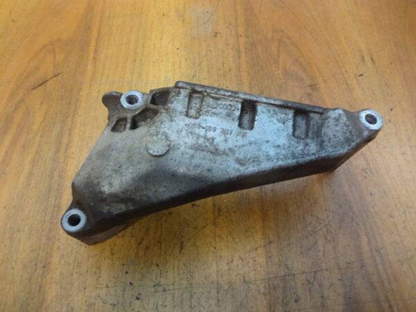 Motorhalter  038199207AK