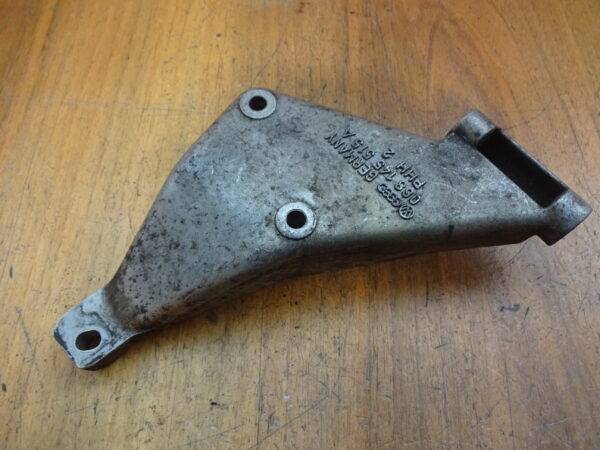 Halter Servopumpe Audi 80 B4  068145515A