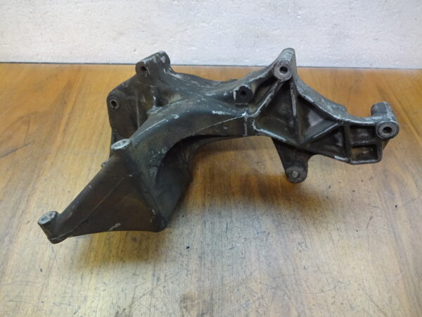 Halter Lichtmaschine T4 074145169A
