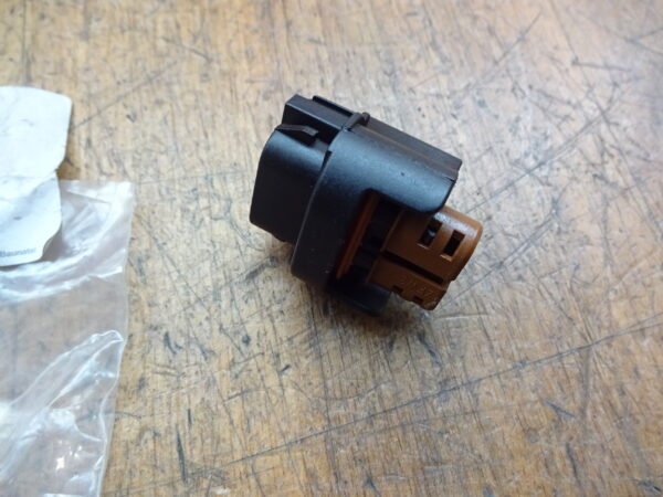 Neu Original Stecker 7H0941165