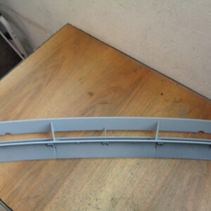 Gitter in Stange Mitte 6K0853677A