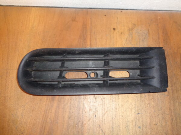 Gitter in Stange Audi 8L0807489A