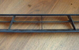 Gitter in Stange Mitte Seat 6K0853677A
