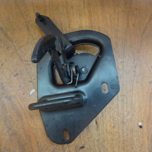 Fanghaken Motorhaube Audi A4 8E0823505D