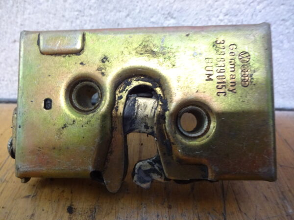 Türschloss hinten links VW  Jetta 323839015C