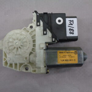 Fensterhebermotor Golf4 li.hi 1J4959811C