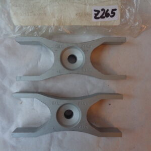 Neu Original Spannpratze Halter Einspritzdüse 2x für VW Audi Seat Skoda 1.6 2.0 TDI 04L130216