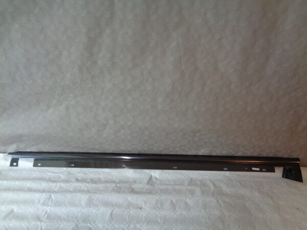 Neu Original Fensterschachtleiste mit Zierleiste vorne links außen Audi A4  8D0853283A 1PB