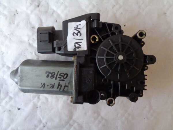 Fensterhebermotor Audi A4 B5 Rechts Vorne 8D0959802