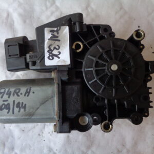 Audi A4 B5 Fensterhebermotor hinten rechts 8D0959802A