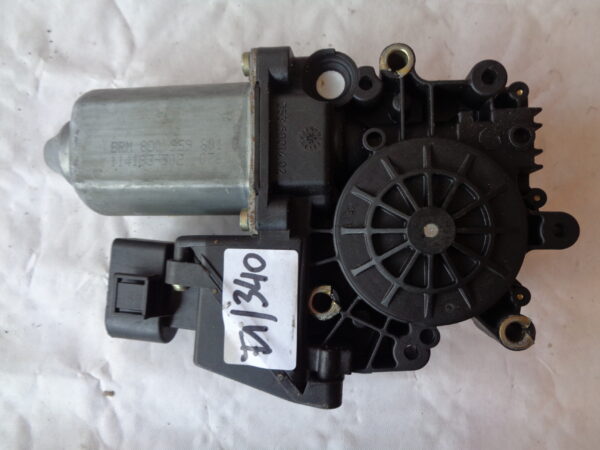 Audi A4 B5 Fensterhebermotor Vorne Links 8D0959801D