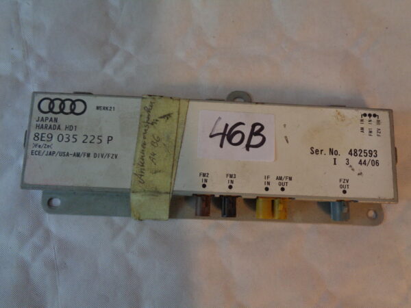 Original Audi A4 8E B7 Antennenverstärker Verstärker Antenne 8E9035225P