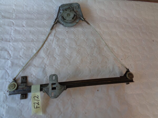 Fensterheber manuell vorne rechts Audi 80 Typ81/85 811837400 (2Türer)